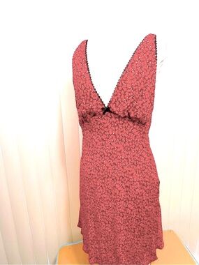 Women’s NWT Wild Fable Floral Mini Dress V-neckline with black lace trim Sz XL